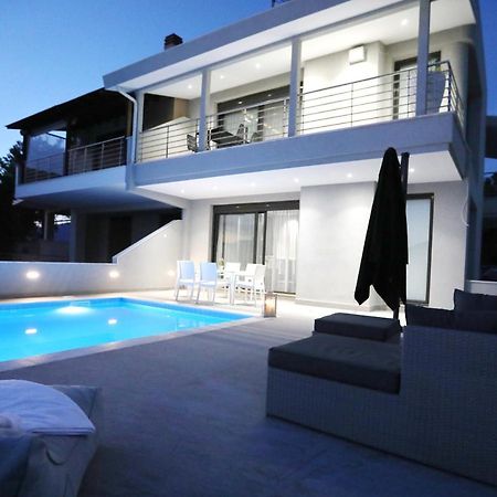Heaven Horizon Villa Karianí 外观 照片