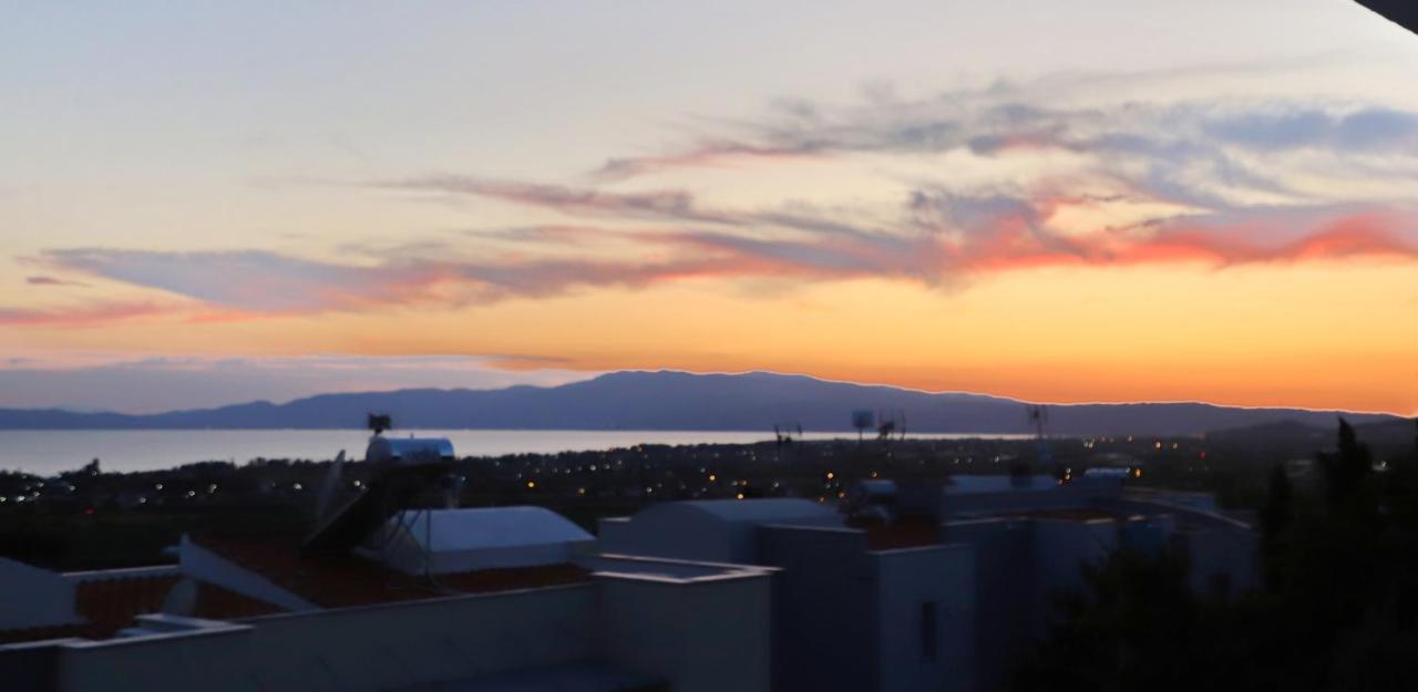 Heaven Horizon Villa Karianí 外观 照片